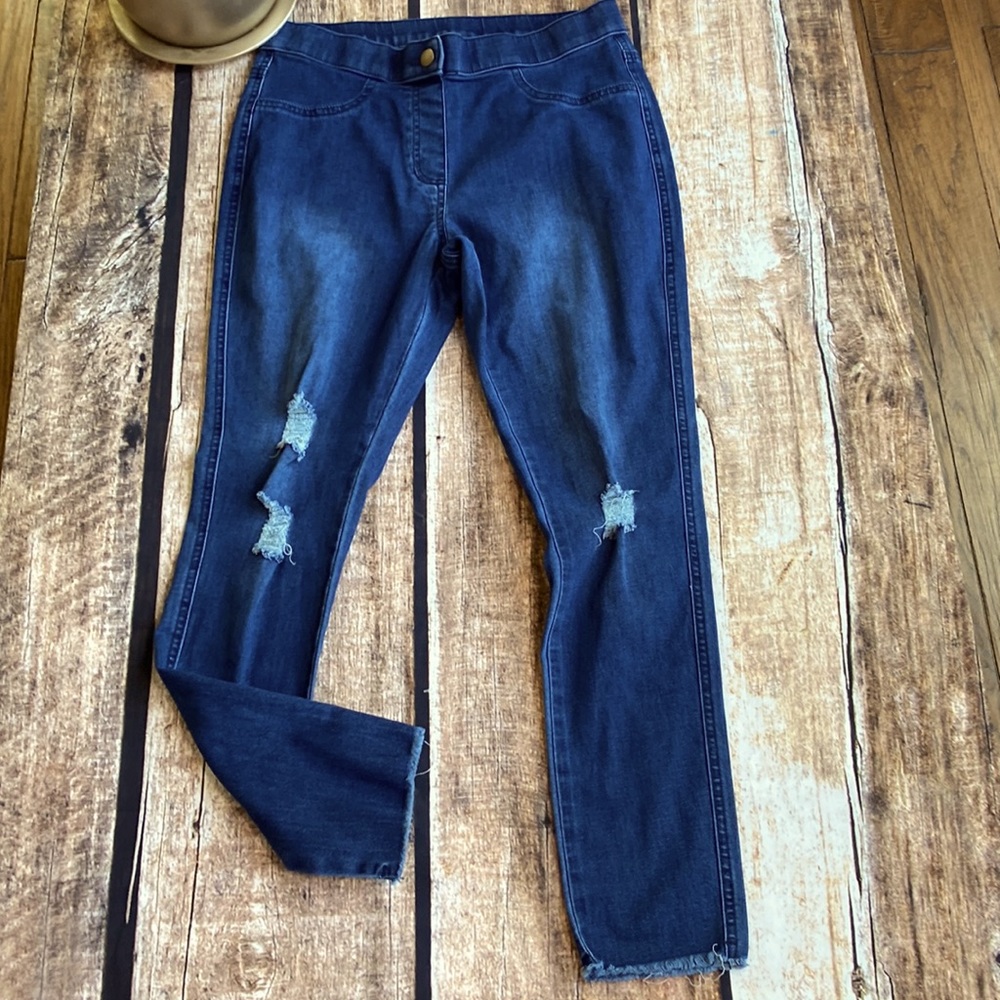 Mix No. 6 medium dark blue jeggings.